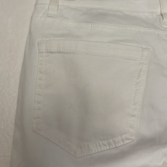 BUFFALO. Size 2/26. Color white - Picture 6 of 6